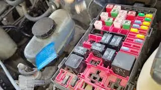 Расположение предохранителей и реле сцепления переменного тока F150