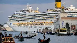 Italy to ban large cruise ships in centre of Venice to protect lagoon &bull; FRANCE 24 English
