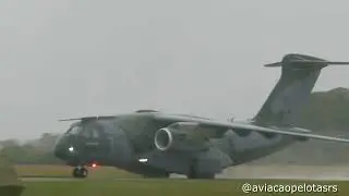 KC-390 2857 FAB decolando com chuva em @aviacaopelotas-rs