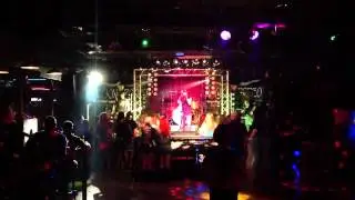 Play it Loud TV raw clip2 Down Stroke