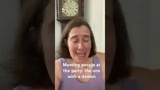 Meeting people at the party: the one with a demon #snl #cleancomedy #funnywoman #sillycharacters
