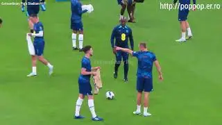Pre-match Warm-up,Eric Dier talking to Declan Rice 20220923 Nations League Italy vs England