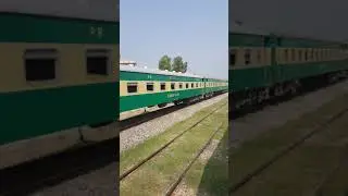 101up Subak Raftar facing cross with Subak Khram  at Kharian Railway station