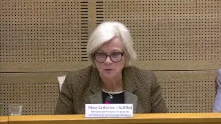 Catherine Vautrin tente de rassurer face aux économies imposées aux collectivités territoriales
