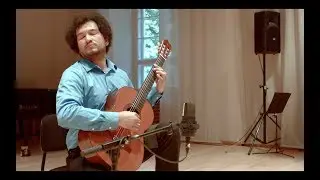 Jonathan Bol&iacute;var plays 