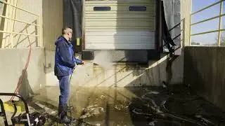 Ecolab Scientific Clean&reg; Concrete & Driveway Degreaser Pressure Wash