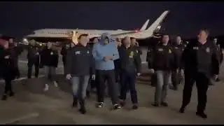 Video: Nicol&aacute;s Maduro in handcuffs as he is escorted by the FBI following his abduction