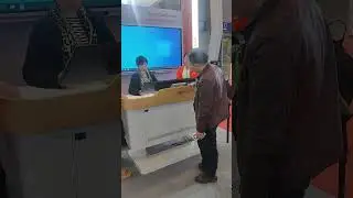Smart lifting podium