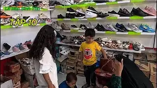 Mina mua đồng phục học sinh cho hai con. Azada và Sami sắp nhập học.