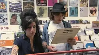 Amy Winehouse&mdash;Record Shop &ldquo;gay boy&rdquo; clip extended