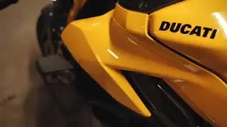 Ducati street fighter v4 yellow