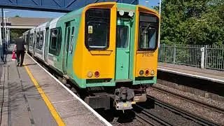 Trains at Hilsea Station (new SWR livery) 5 5 18