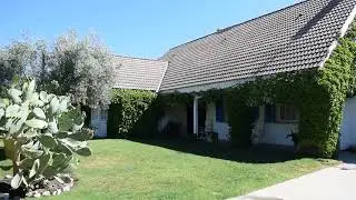 MAGNIFICO CHALET DE ESQUINA EN MONTECLARO CON PISCINA Y PISTA DE TENIS