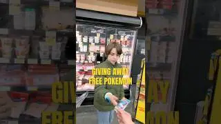 Giving away SOLD OUT Pokemon to kids! #pokemon #vendingmachine #pokemoncards