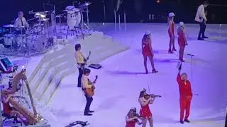 Rod Stewart (80) - 'Sailing' - First encore - Barclays Arena - Hamburg - November 25, 2025, Germany 