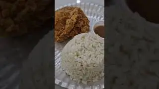 Fried chicken for lunch! #chickenmeal #affordablemeal #chickenwithrice #lunchtime #latelunch