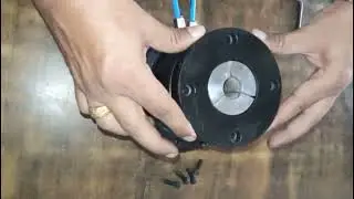 Pneumatic Collet Fixture - Changing the Collet