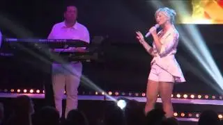 anne shownieuws - Lindsay's eerste liveconcert
