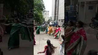 Le Kachuko le Gujrati Garba songs ||#shorts #ytshorts #trending #explore #garba #navratri #dance