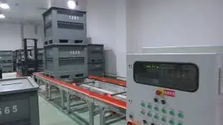 Heavy duty plastic pallet box