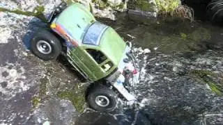 axial sxc10 in water and mud