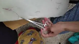 How to open artery forceps with one hand - basic surgical skill
