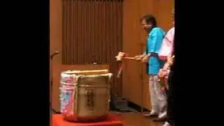 Opening of sake barrel (Kagami-biraki)
