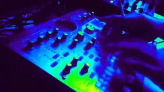 TRIBAL FUNKY HOUSY DETROIT TECHNO
