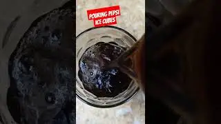 ASMR pouring Pepsi ice cubes#satisfying #shortbeta
