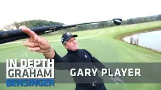 Gary Player gives reporter lessons on the course