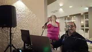 LUCIA MODICANO Canta 