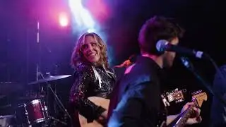 Amanda Rheaume - This Love (live)