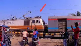 White Giant P5 Roaring At Railgate | Route Diverted HWH - RDP Kulik Express Moving Like Bullet | ER
