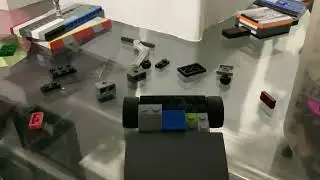 How to build a Lego grabber battlebot
