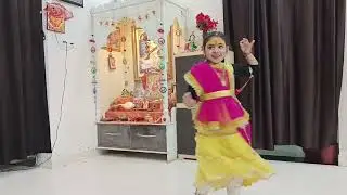 Himani Suman presenting dance at @sangeetvatikamusicclasses706 