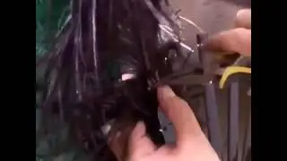 How to change the broken feather from feather fan