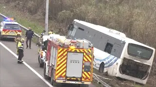 VOTV - Un autob&uacute;s que feia el trajecte entre Granollers i Mollet s'accidenta a la C-33