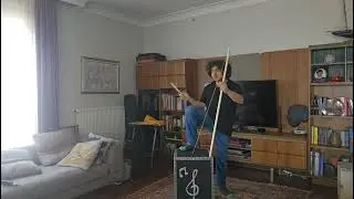 DIY Tea chest bass with microphonic pickup