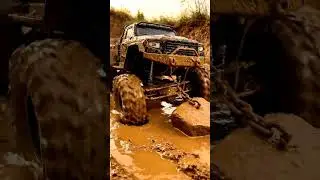 RC truck drag the stone in mud#rctruck #automobile #rccars