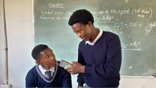 Asking Random Learners Tricky  Questions 🤯 | at School