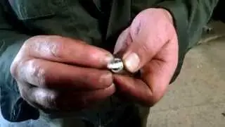 Разожги огонь с помощью батарейки АА и фольги, тюремные трюки!