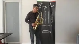 M&deg; Alessandro Bertozzi suona il sax contralto mod. STUDIO.