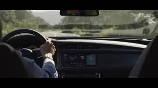 Jaguar XF Sportbrake 2018   Panoramic Roof and Gesture Blind