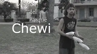 Artistas del Parque - Chewi jugando 3 Clavas