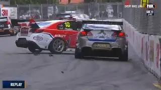 Dunlop Super2 Series 2018. Q2 Newcastle Street Circuit. Crash