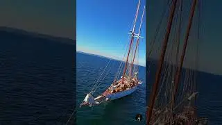 Деревянная яхта, парусная лодка, Пьюджет-Саунд ⛵ | Классическая лодка, короткометражка с дрона 4K