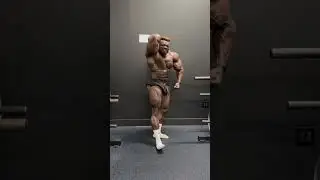 Blessing Awodibu 3.5 weeks out #bodybuilding #fitness