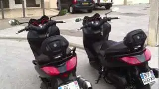 XMAX SPORT 2011 XMAX ABS 2011 COMPARAISON