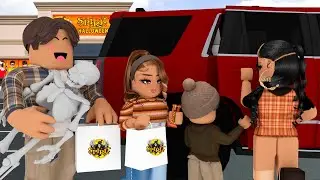 DECORATING OUR NEW HOUSE FOR HALLOWEEN! | BLOXBURG ROLEPLAY STORY