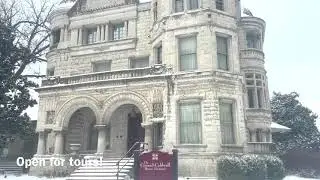 St. James Court in the winter snow.  Old Louisville, KY | Louisville Historic Tours
